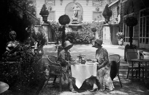 Exposition : Parisienne en été