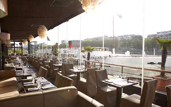 La Plage Parisienne: tasty pause along the Seine