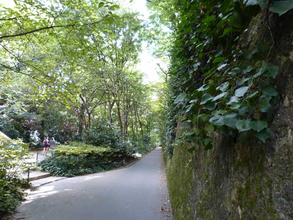 Promenade le long de la Coulée Verte