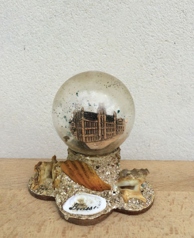 Exhibition : Snow Globes