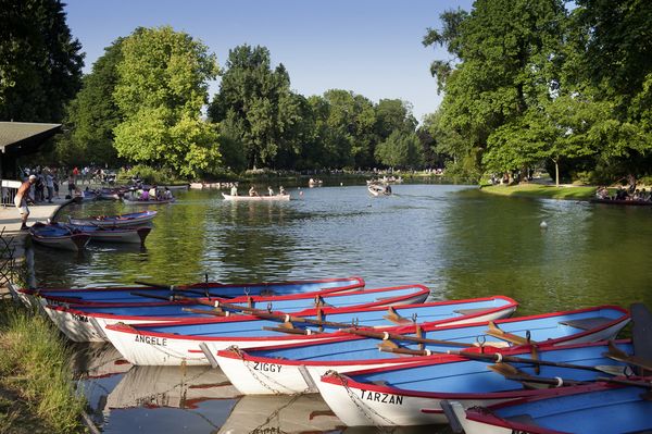 Where to rent a boat in Paris?