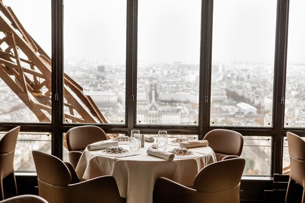 Le 58 ou le Jules Verne : choisir sa table sur la tour Eiffel