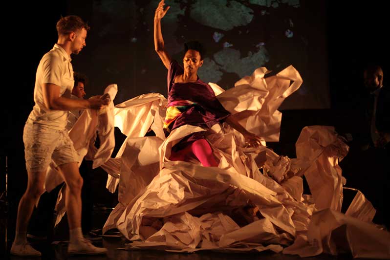 Show: On Fire – The Invention of Tradition by Constanza Macras