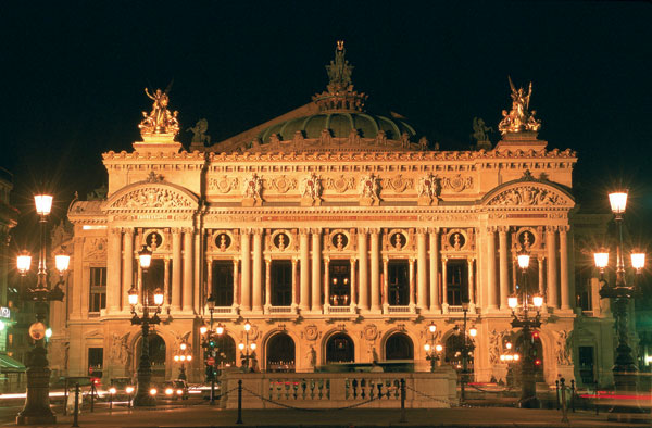 Will the place de l’Opéra Garnier be pedestrian and filled with plants soon?