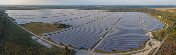 France opens the Europe’s greatest solar power plant