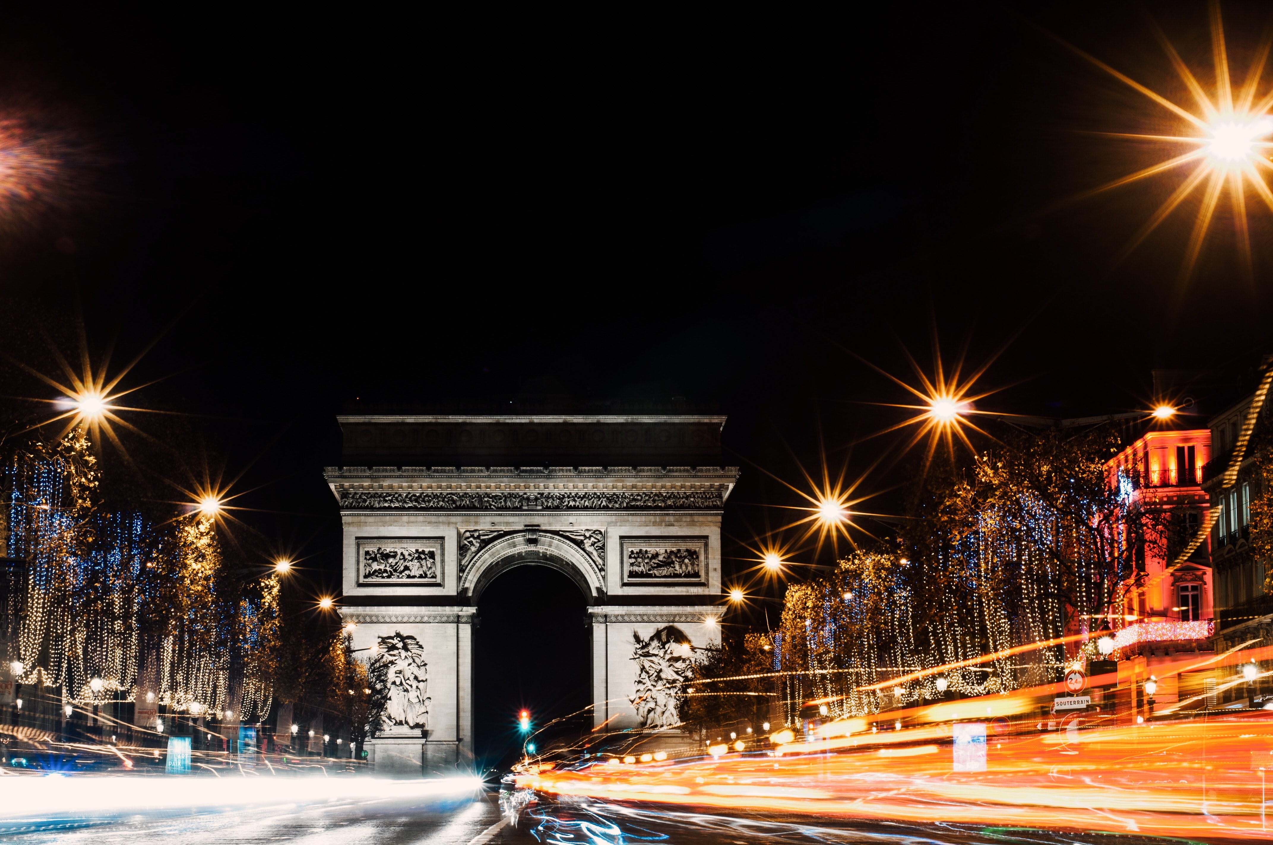 Lutte contre la pollution lumineuse : un nouveau plan lumière pour Paris ?